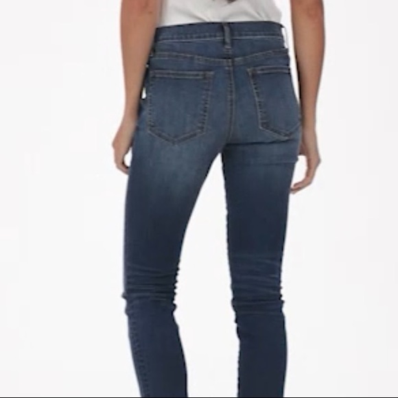 Gap Mid Rise Jeans. Equal to size 7/8 - Picture 7 of 12
